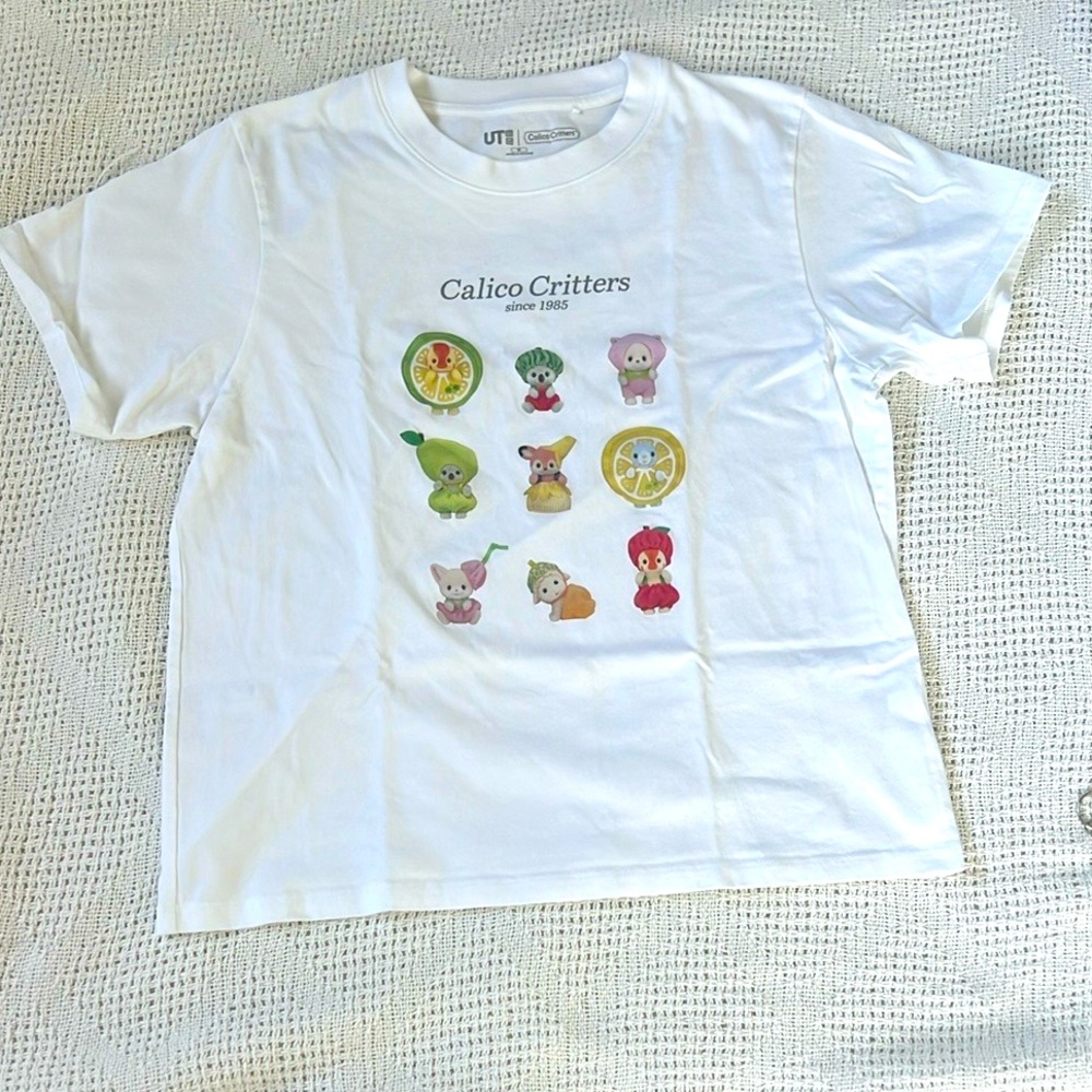 UNIQLO CALICO CRITTERS tee, size M. NWOT.